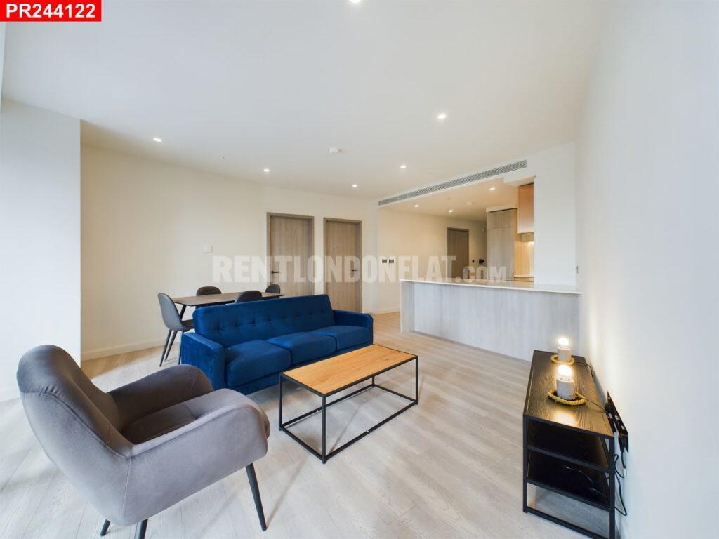 Main image of property: Marsh Wall, Canary Wharf, E22 2AB – 2 Bedrooms Flat