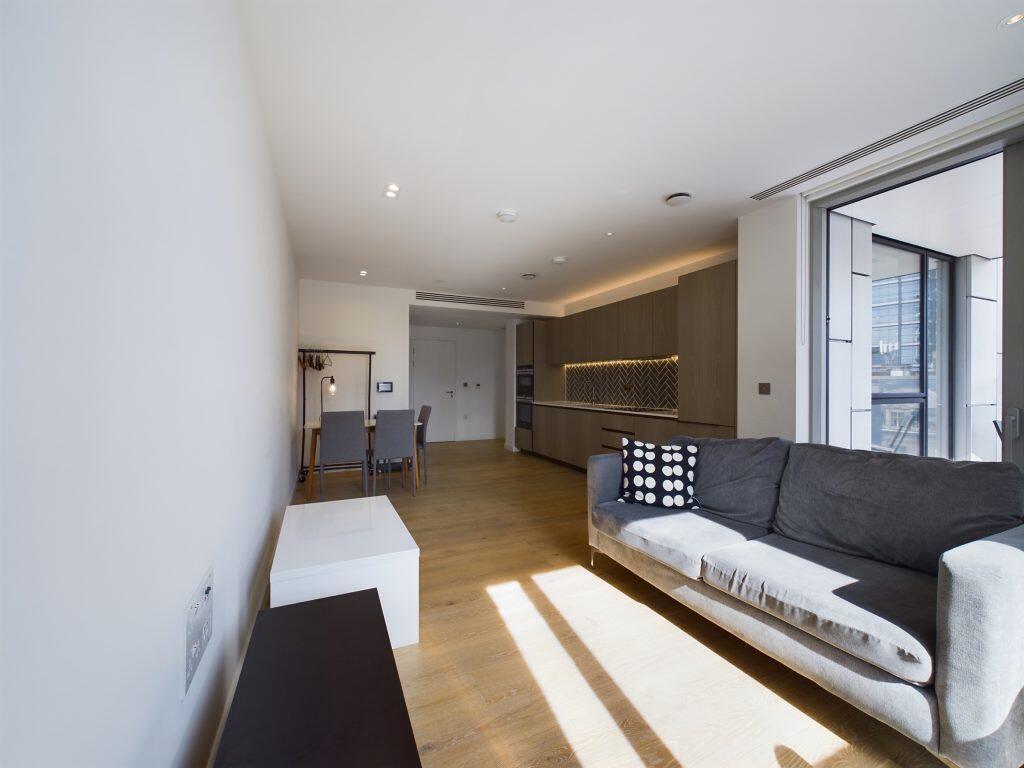 Main image of property: City Road, Old Street, EC1V 1AA – 2 Bedrooms Flat