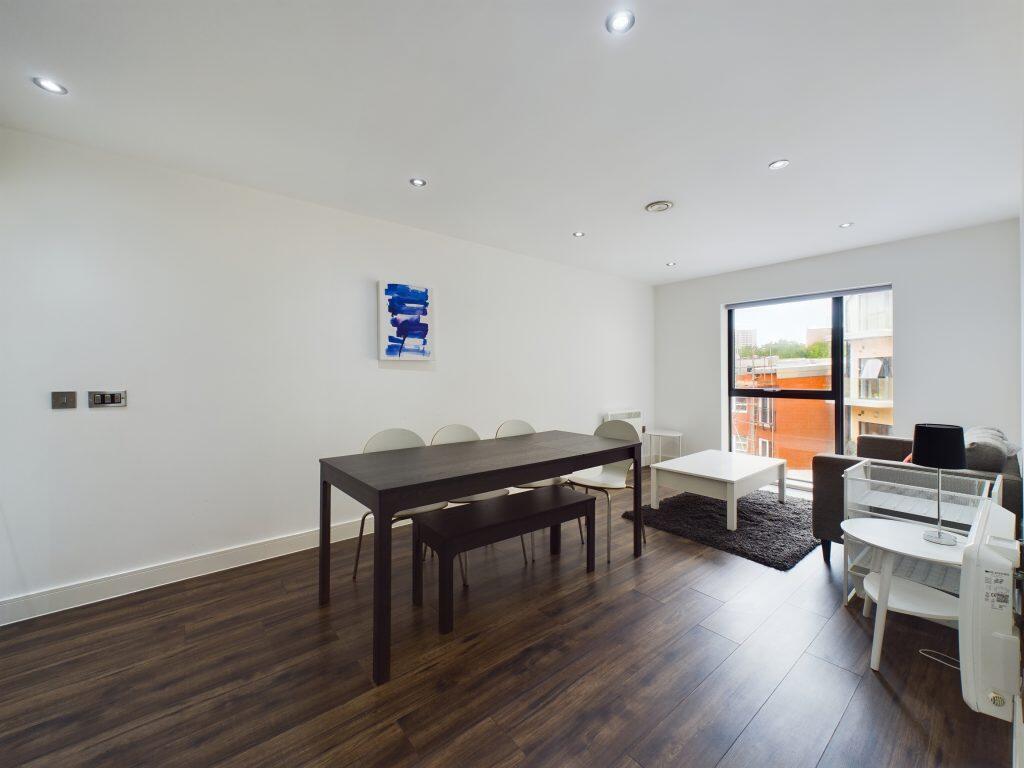 Main image of property: Birmingham – 2 Bedrooms Flat