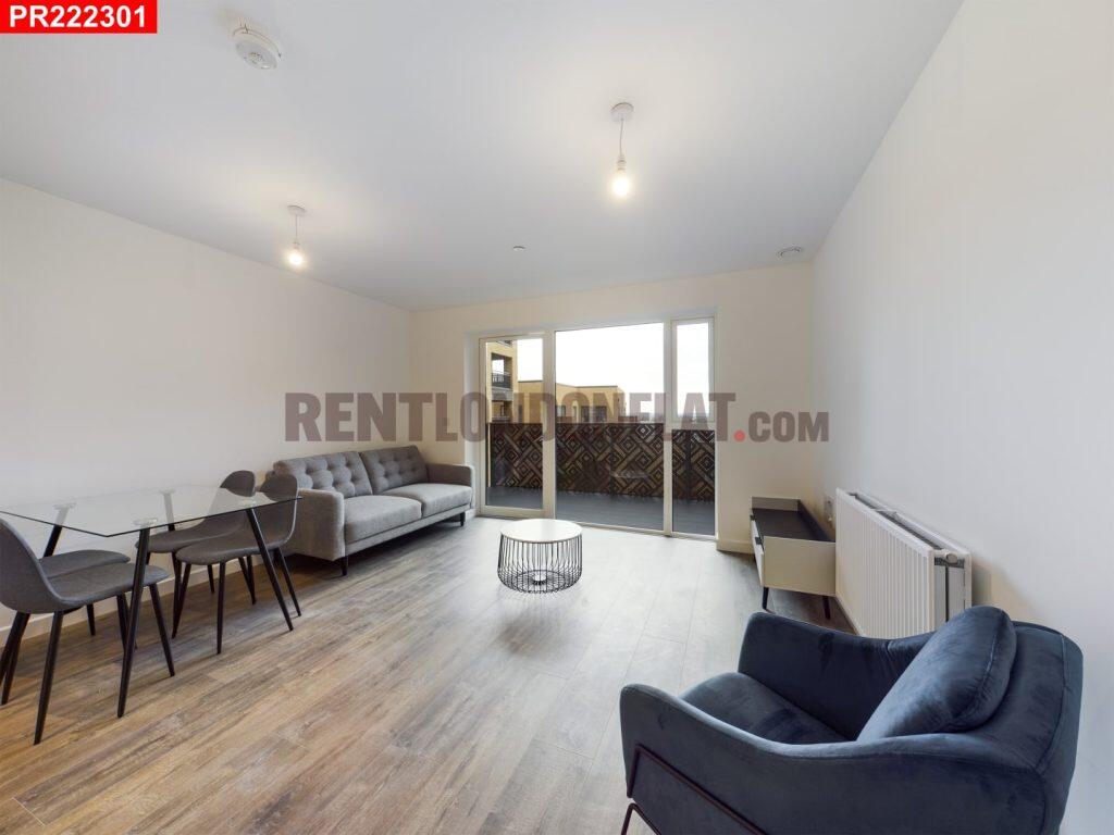 Main image of property: East Acton – 2 Bedrooms Flat