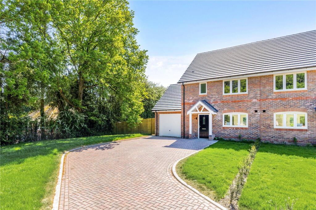 Main image of property: Meadow View, Aldermaston Road, Pamber End, Tadley, RG26
