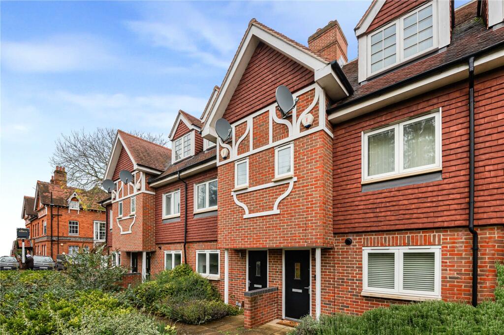 Main image of property: Oxford Road, Tilehurst, Reading, Berkshire, RG31