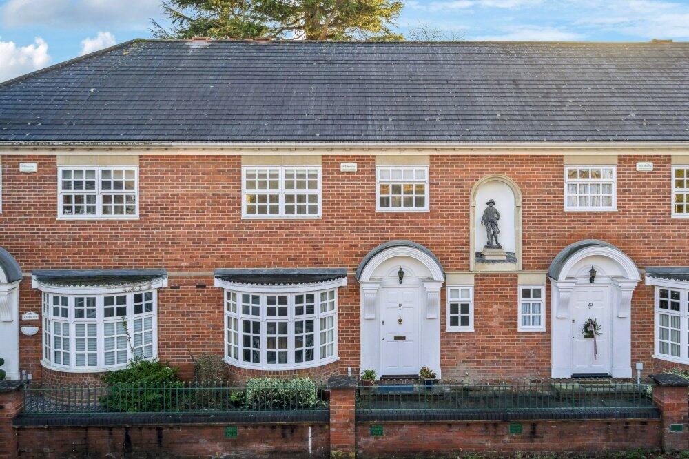 Main image of property: The Chyne, Gerrards Cross, Buckinghamshire