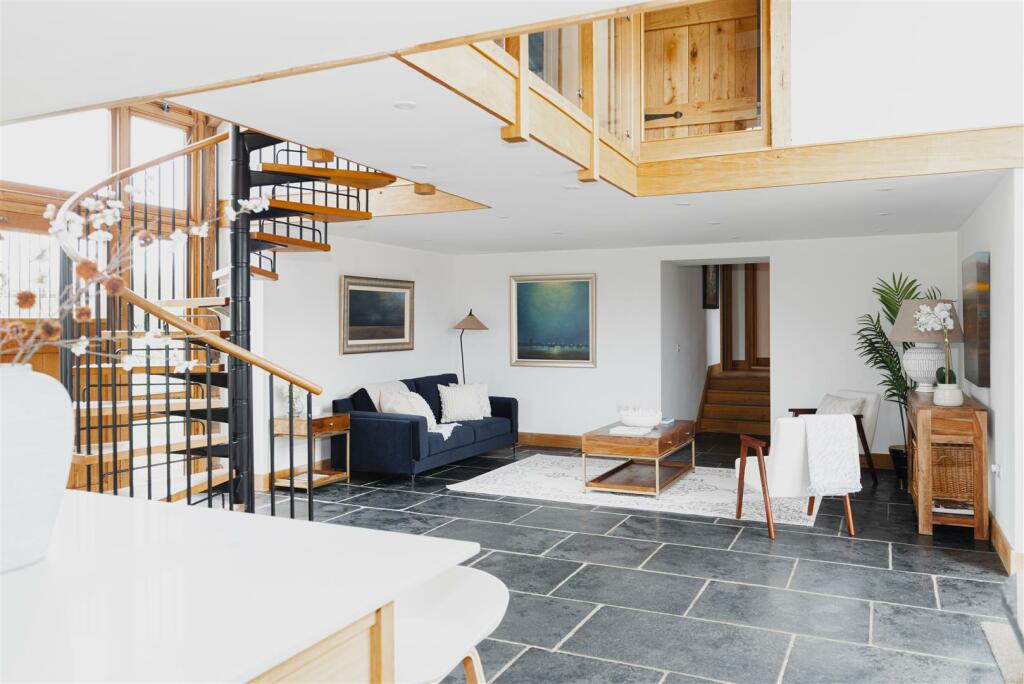 Detached to rent on Stychens Lane, Bletchingley, Redhill HISTORIC