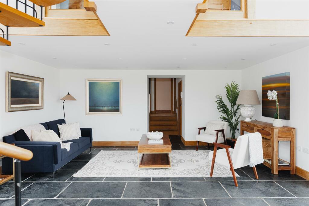 Detached to rent on Stychens Lane, Bletchingley, Redhill HISTORIC