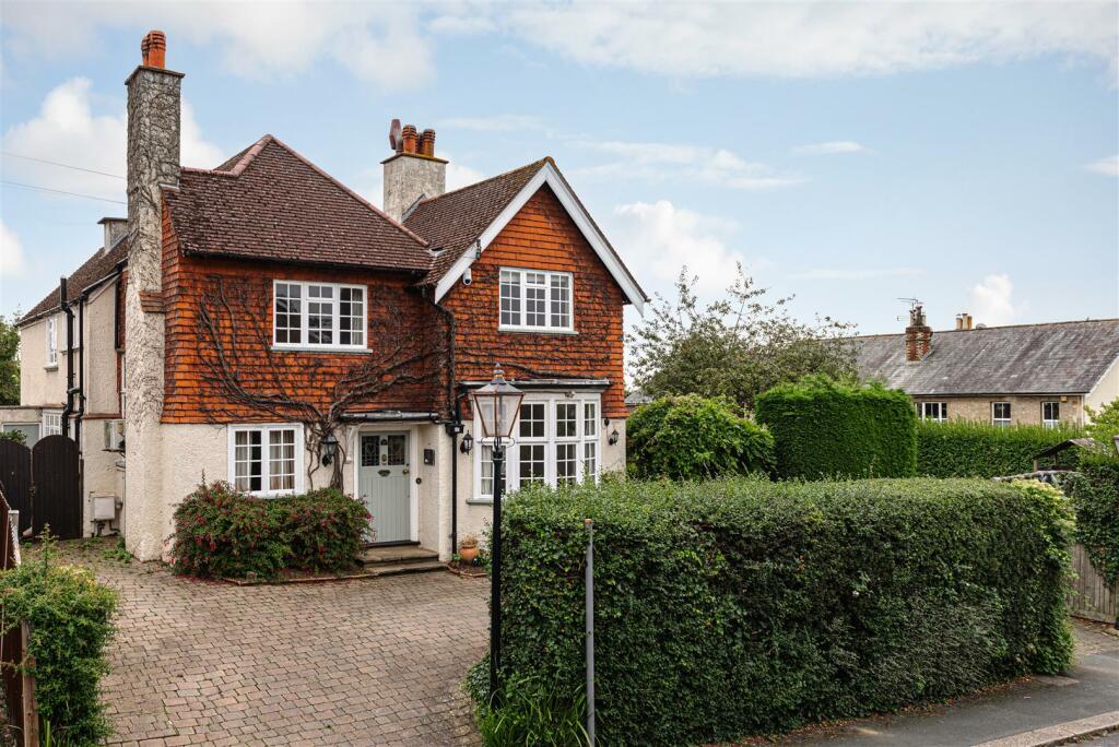 4 bedroom house for rent in Earlswood Road, Redhill PERIOD PROPERTY, RH1