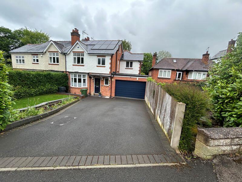 4 bedroom semidetached house for rent in Sandhills Road, Barnt Green, B45