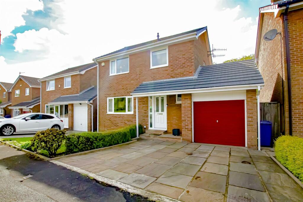 4 bedroom detached house for sale in Healdwood Drive, Burnley, BB12