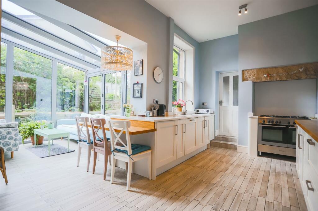 3 bedroom end of terrace house for sale in Wheatley Lane Road, Fence, BB12