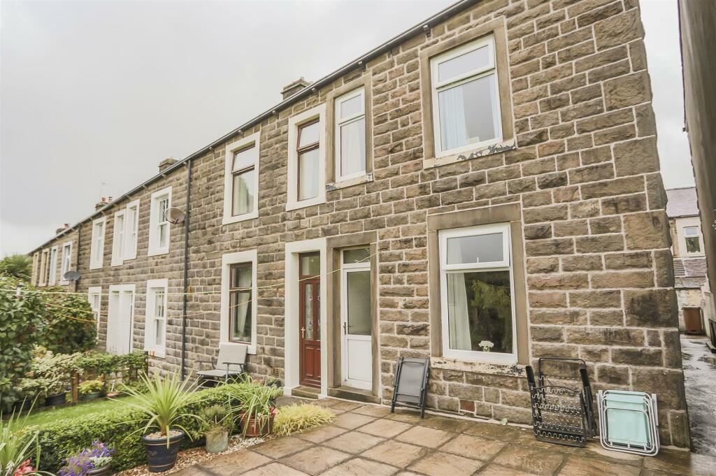 3 bedroom house for sale in Far East View, Barnoldswick, BB18