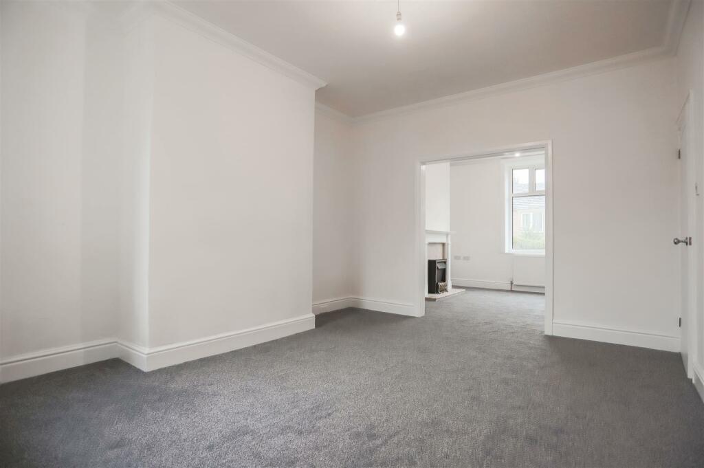 4 bedroom terraced house for sale in Parker Street, Barnoldswick, BB18