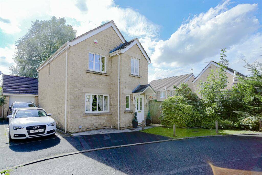 3 bedroom detached house for sale in Montfieldhey, Brierfield, BB9