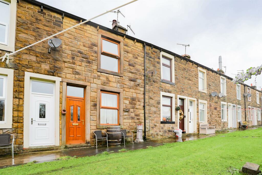 2 bedroom terraced house for sale in Waddington Street, Earby, BB18