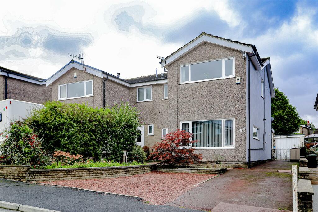 3 bedroom semidetached house for sale in Barnfield Avenue, Burnley, BB10