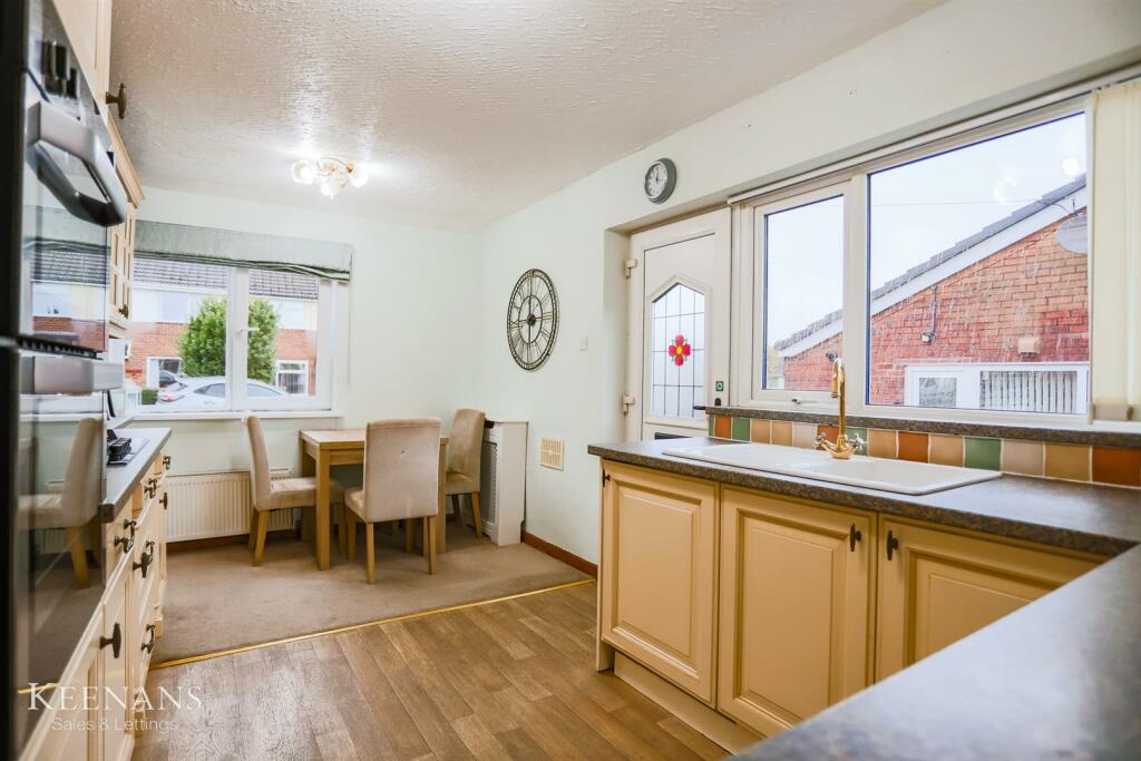 Additional property image - Oakeneaves Avenue, Burnley