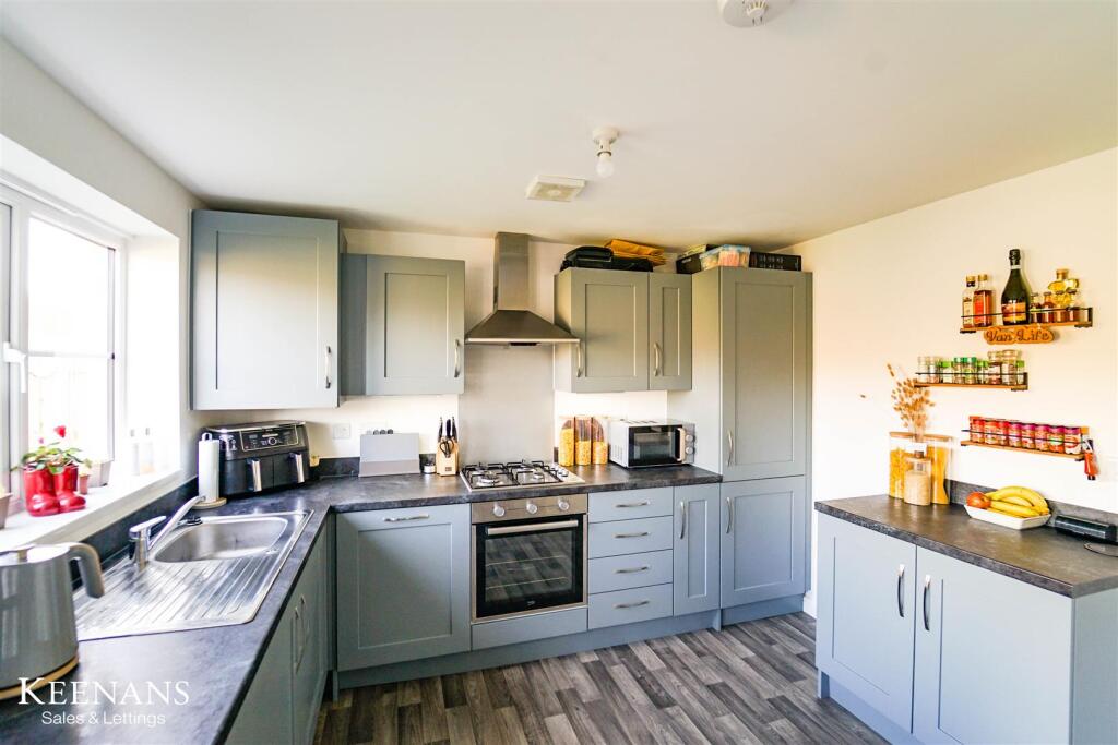 Additional property image - Park Gate Close