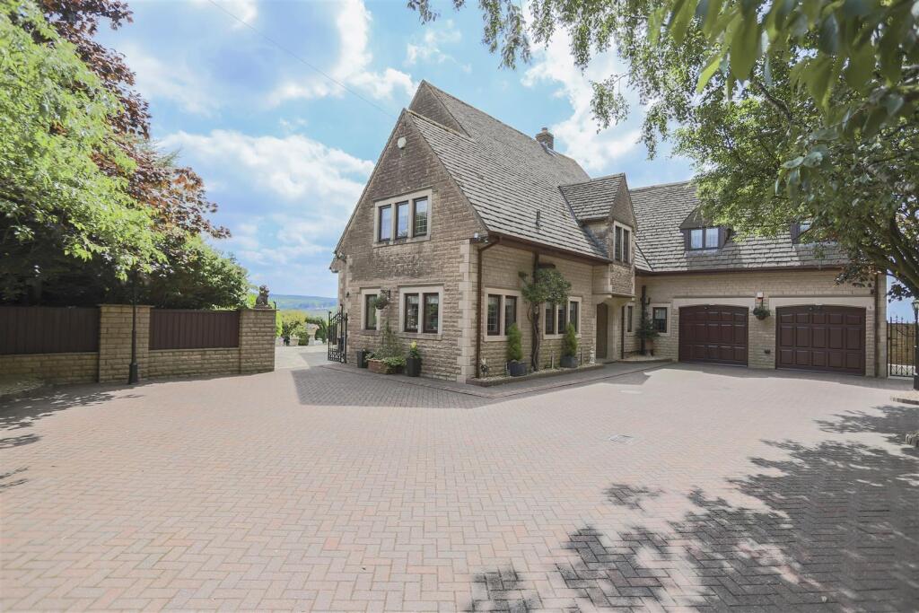 Main image of property: The Pavilion, 15A Bent Lane, Colne