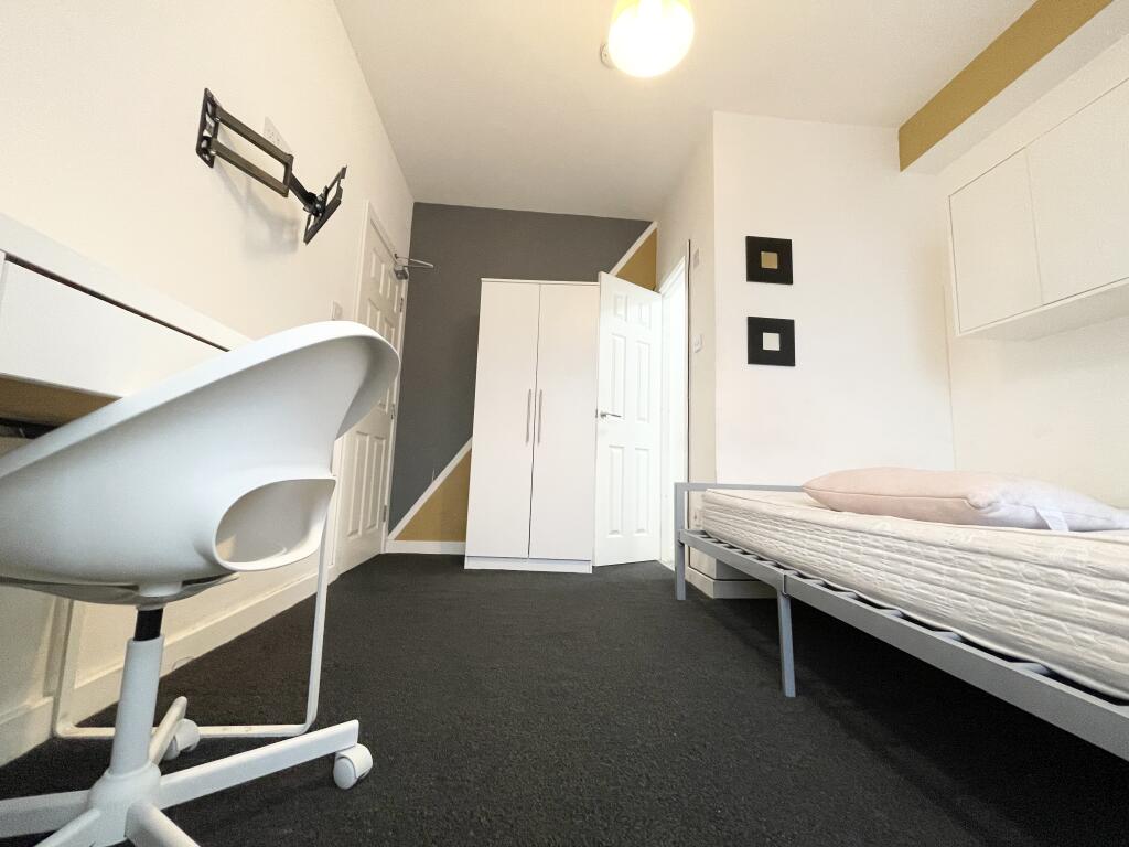Main image of property: Room 1, Liverpool Road M30