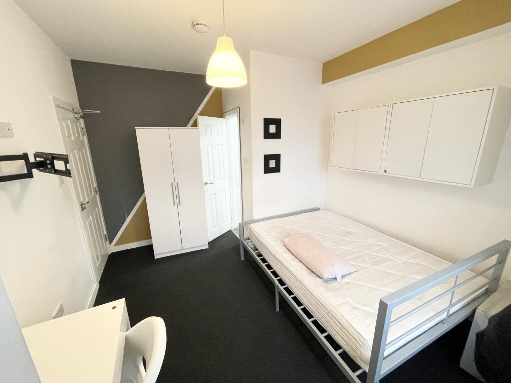 Main image of property: Room 1, Liverpool Road M30