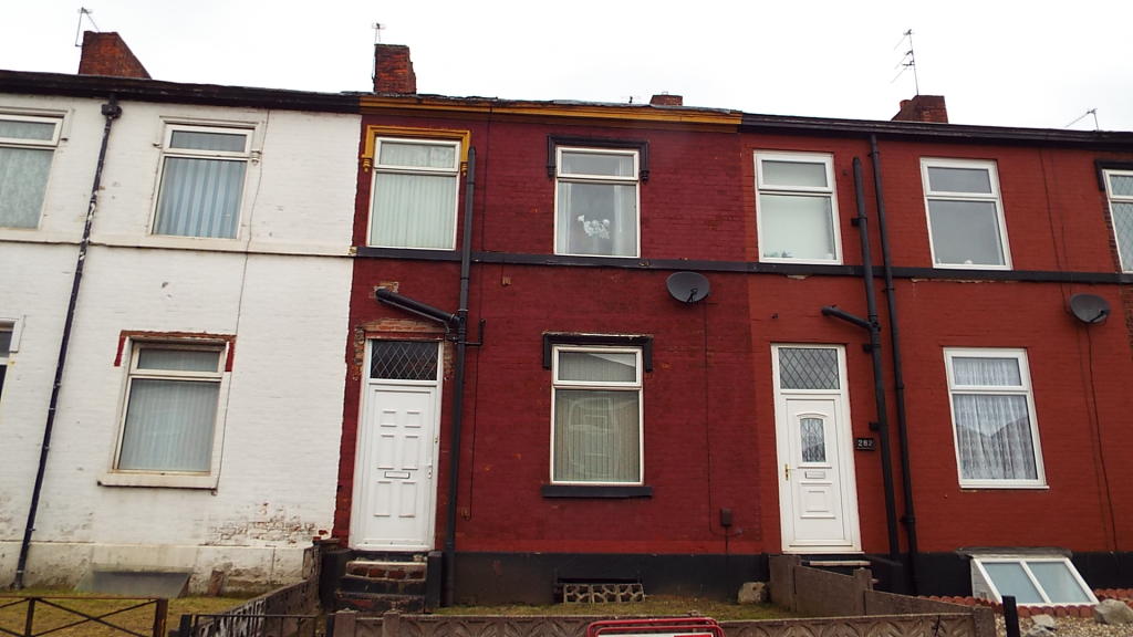 1 bedroom house share for rent in Liverpool Road, Eccles, M30