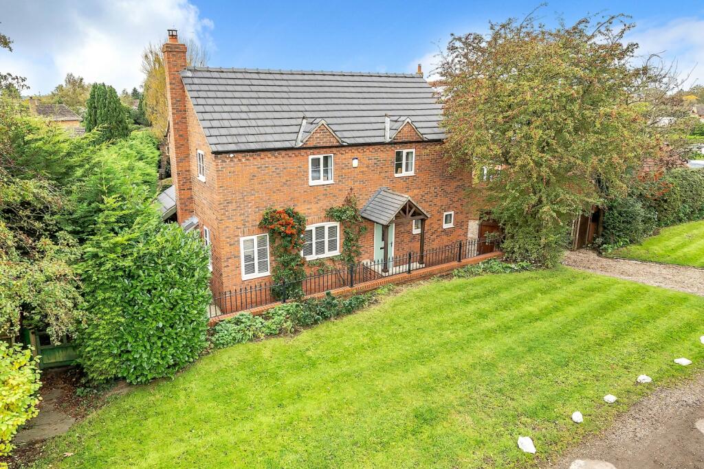 3 bedroom detached house for sale in Wetherby Road, Rufforth, York
