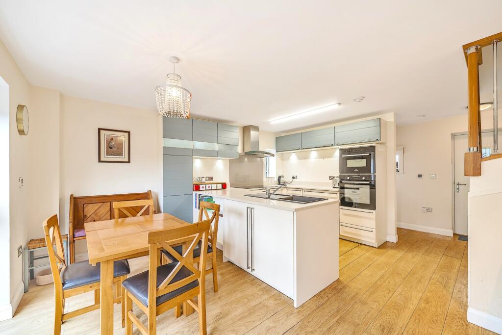 3 bedroom detached house for sale in Wetherby Road, Rufforth, York