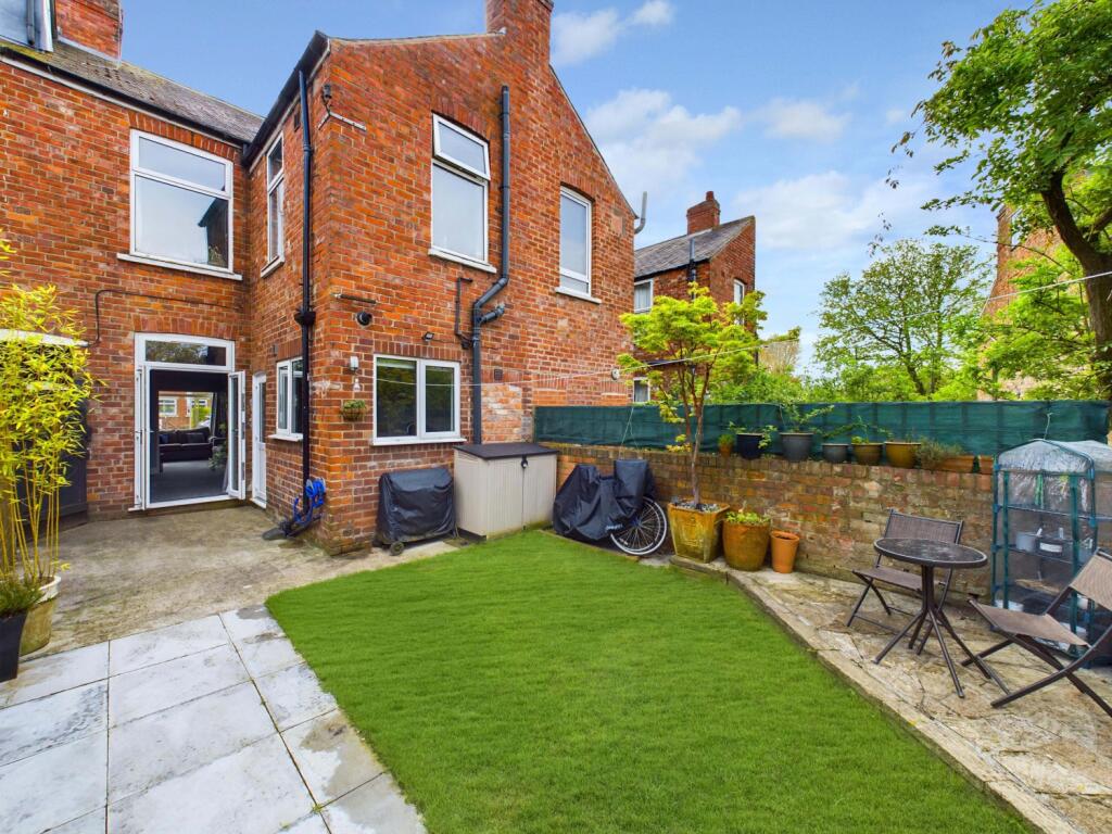 3 bedroom terraced house for sale in Main Avenue, York, North Yorkshire, YO31