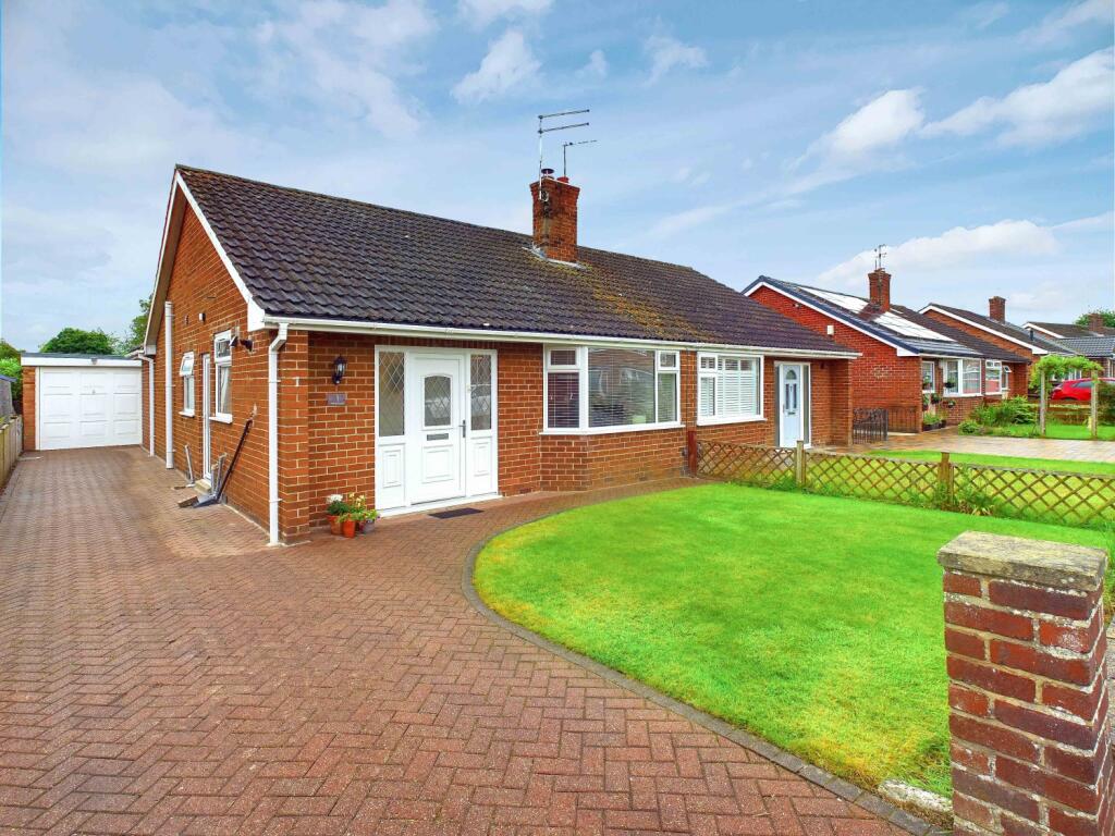 2 bedroom semidetached bungalow for sale in Crossways, York, North