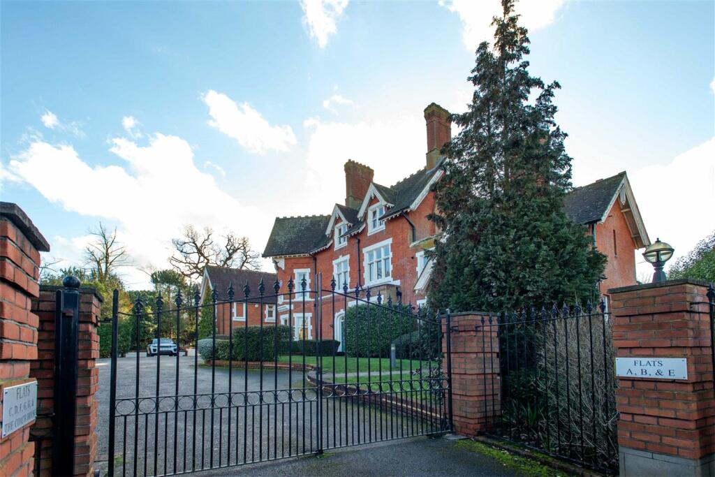 2 bedroom apartment for rent in Church Road, Shortlands, Bromley, Kent, BR2