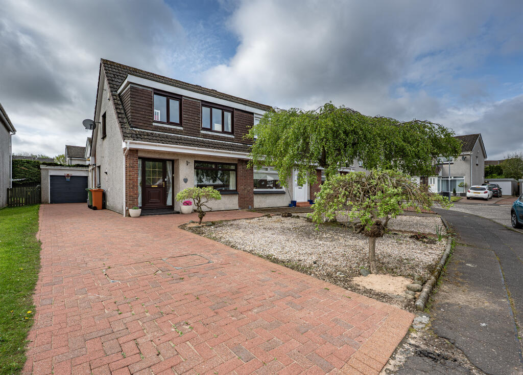 Main image of property: 4 Alva Place, Lenzie, Kirkintilloch, Glasgow, G66