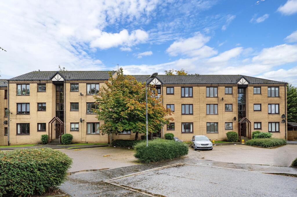 Main image of property: 34 Castle Court, Kirkintilloch, Glasgow, G66