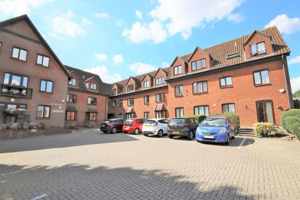 1 bedroom retirement property for sale in Chelmsford Road, Shenfield