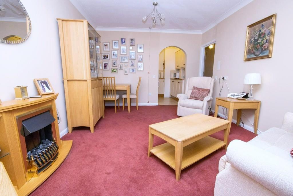 1 bedroom retirement property for sale in Chelmsford Road, Shenfield