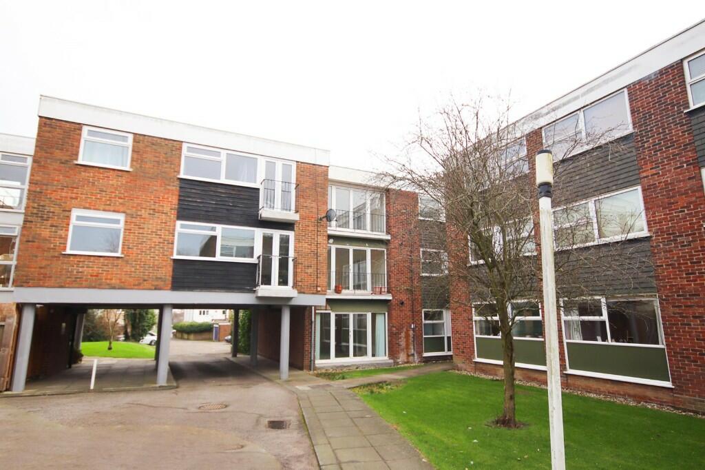 2 bedroom apartment for sale in Ardleigh Court, Shenfield, Brentwood