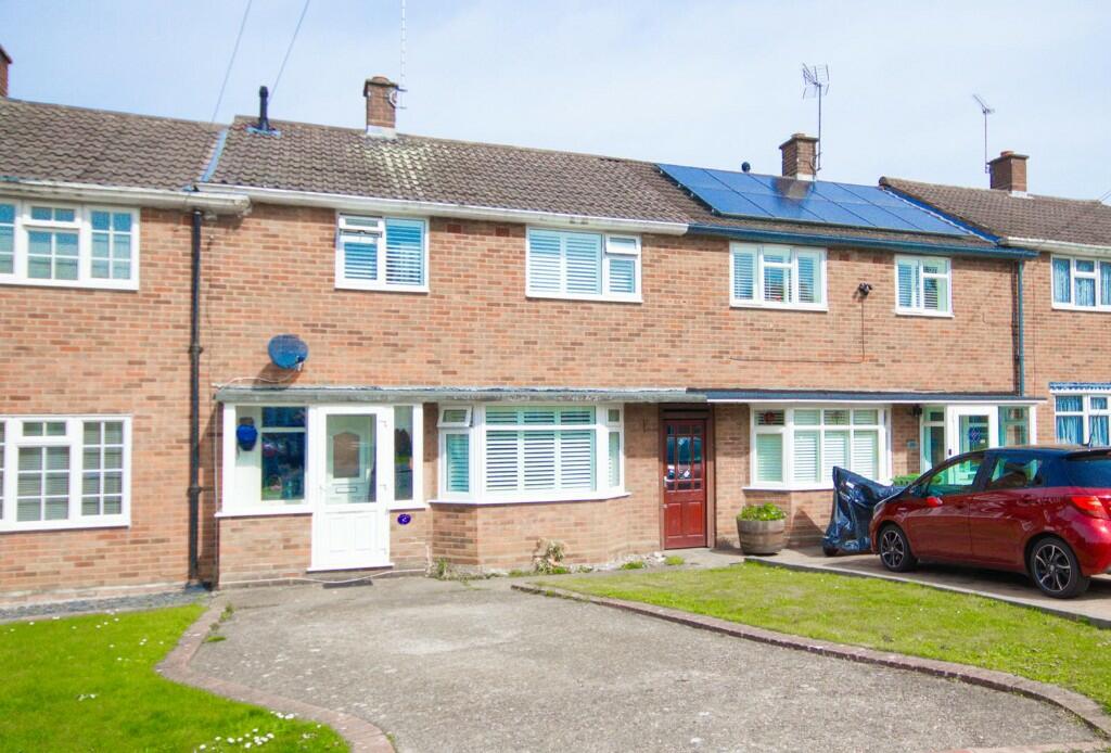 3 bedroom terraced house for sale in Boundary Drive, Hutton, Brentwood, Essex, CM13