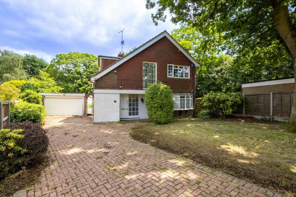 4 bedroom detached house for sale in Shenfield Place, Shenfield, Brentwood, Essex, CM15