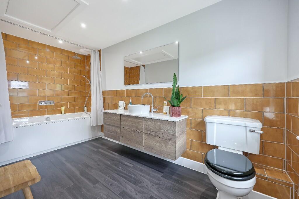 Additional property image - Billericay Road, Herongate, Brentwood, Essex, CM13