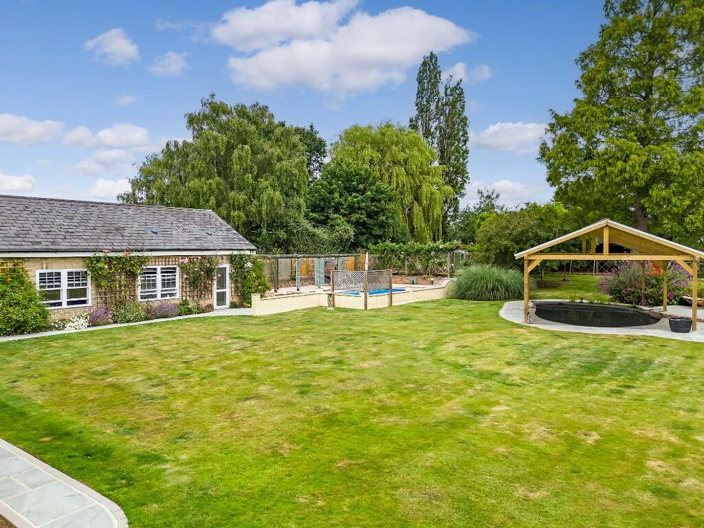 Additional property image - Billericay Road, Herongate, Brentwood, Essex, CM13
