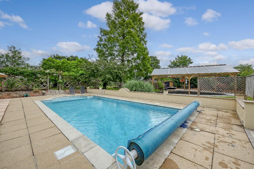 Additional property image - Billericay Road, Herongate, Brentwood, Essex, CM13