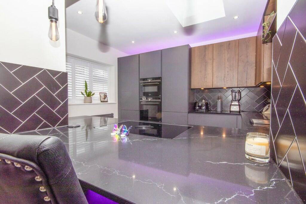Additional property image - Priests Lane, Shenfield, Essex, CM15