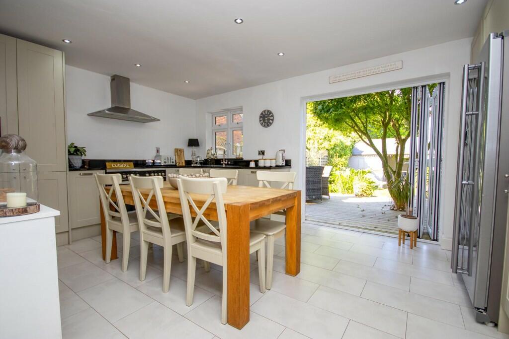 Additional property image - Rayleigh Road, Hutton, Brentwood, Essex, CM13