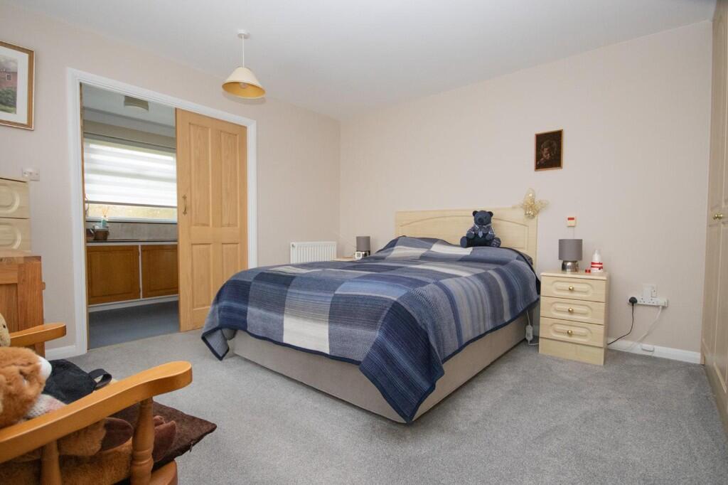 Additional property image - Hanging Hill Lane, Hutton, Brentwood, Essex, CM13