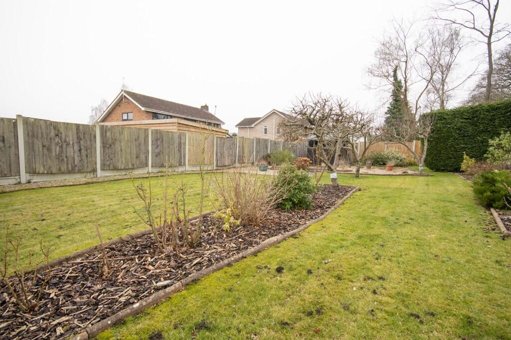 Additional property image - Hanging Hill Lane, Hutton, Brentwood, Essex, CM13