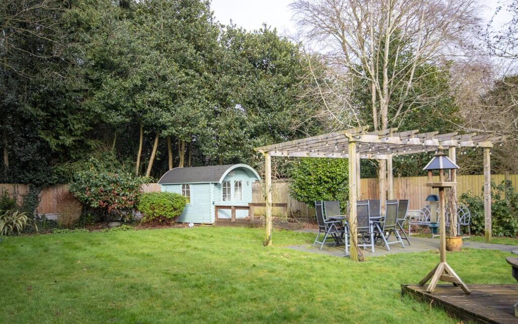 Additional property image - Shenfield Road, Shenfield, Brentwood, Essex, CM15