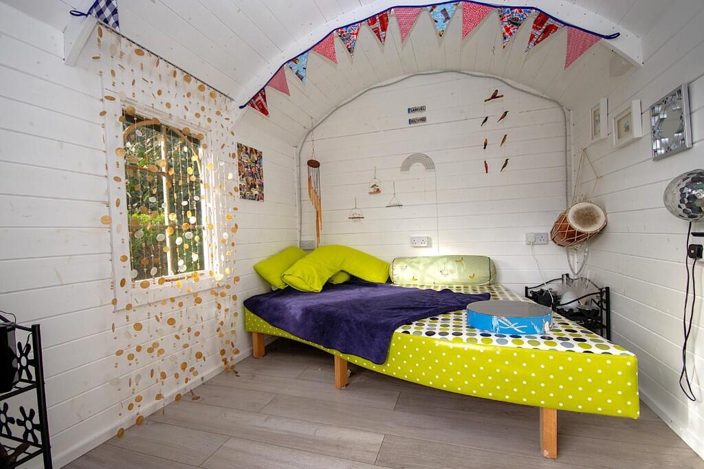 Additional property image - Shenfield Road, Shenfield, Brentwood, Essex, CM15