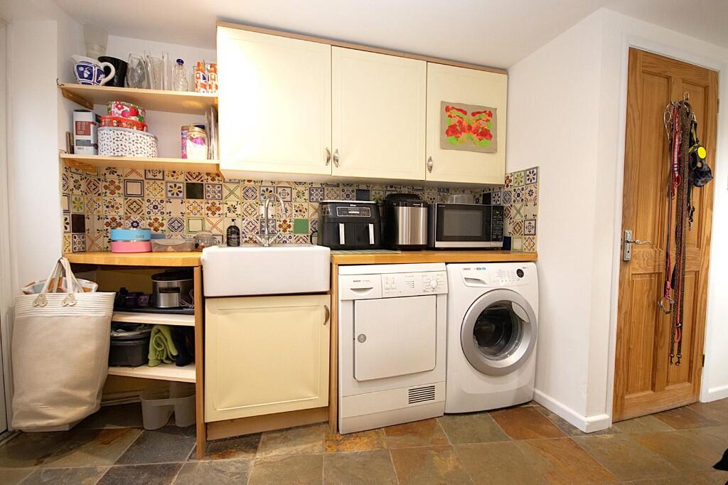Additional property image - Shenfield Road, Shenfield, Brentwood, Essex, CM15