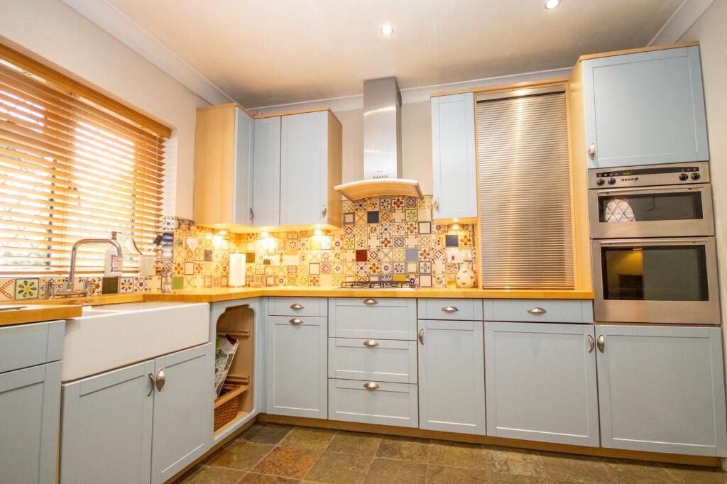 Additional property image - Shenfield Road, Shenfield, Brentwood, Essex, CM15