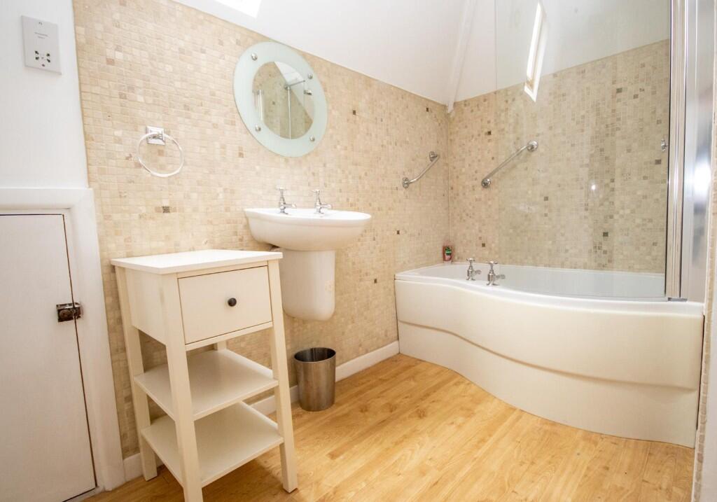 Additional property image - Shenfield Road, Shenfield, Brentwood, Essex, CM15