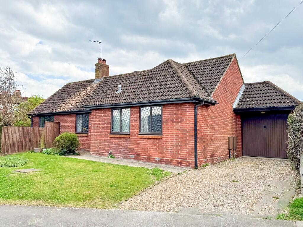Main image of property: Canford Close, Chelmsford, Essex, CM2
