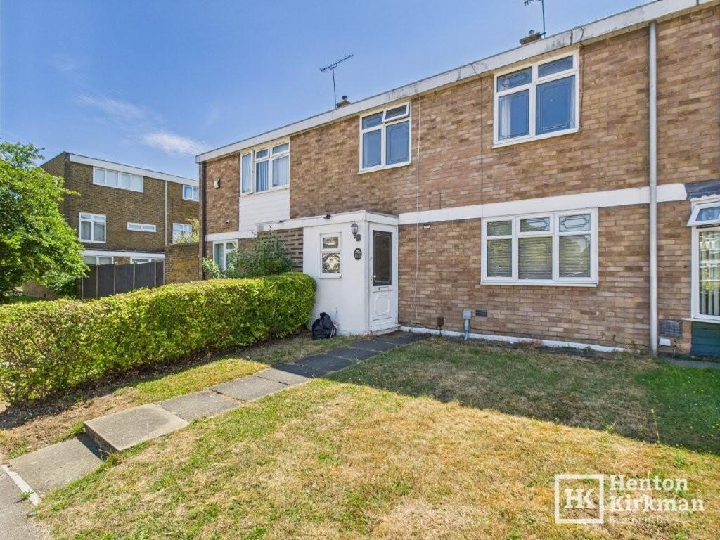 Main image of property: Little Lullaway, Lee Chapel North, Laindon, Essex, SS15 5JB